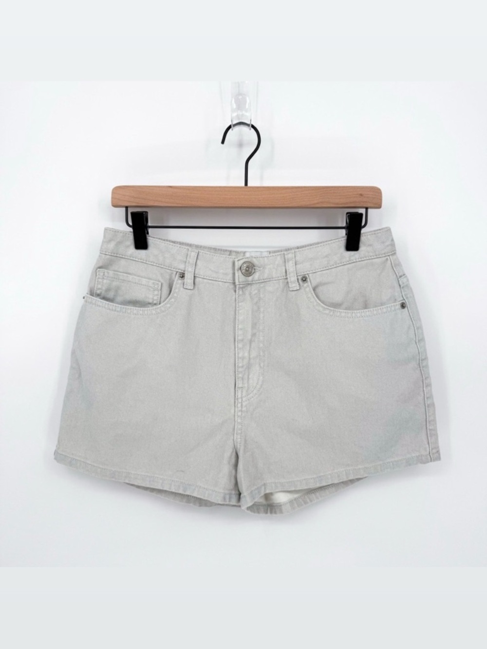 ☀️ 3/$25 UO BDG Girlfriend High-Waisted Denim Short in Shimmer Denim Size 30